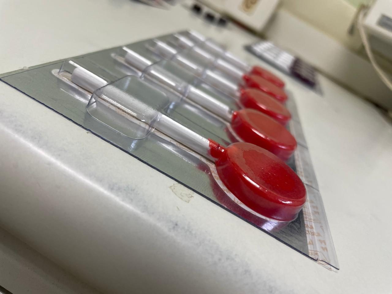 Pirulitos manipulados no laboratório da Pharmalife